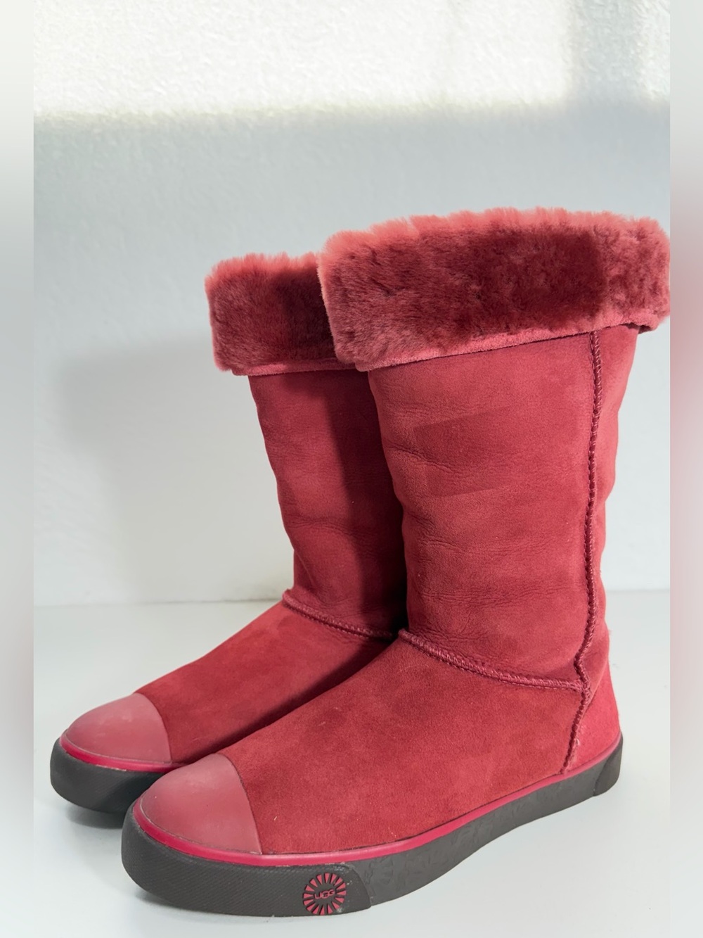 UGG Delaine 1886 Sheepskin Leather Sneaker Boots Burgundy Women Size 8